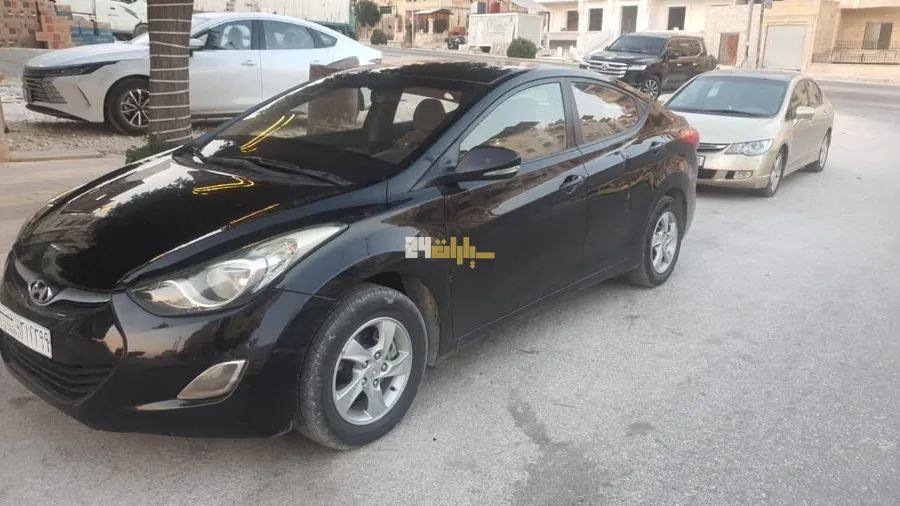 هيونداي إيلانترا 2012 - صورة 5