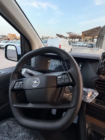 اوبل فيفارو 2025 - صورة 9