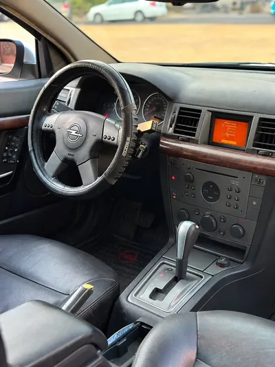 اوبل فيكترا 2004 - صورة 10