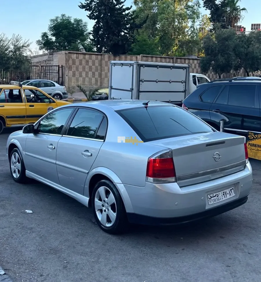 اوبل فيكترا 2004 - صورة 6