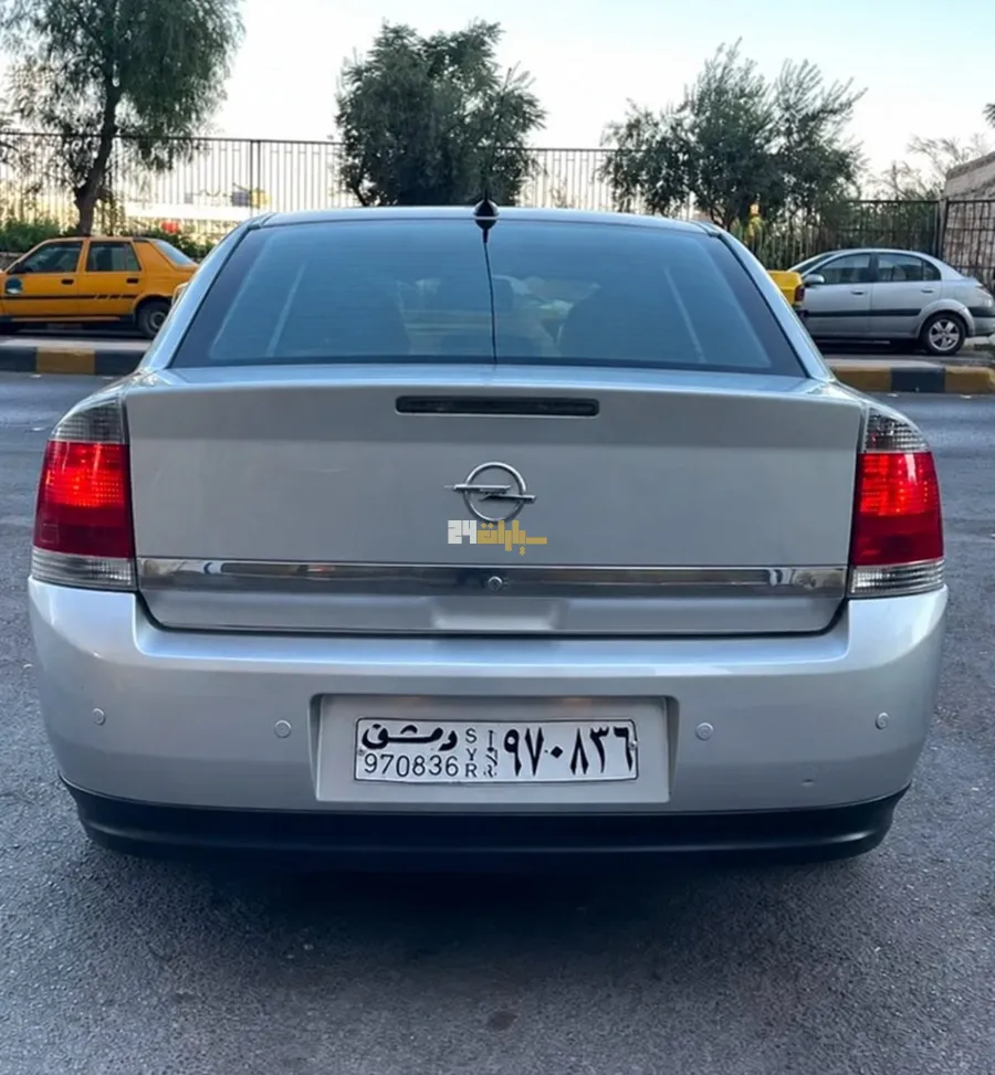 اوبل فيكترا 2004 - صورة 5